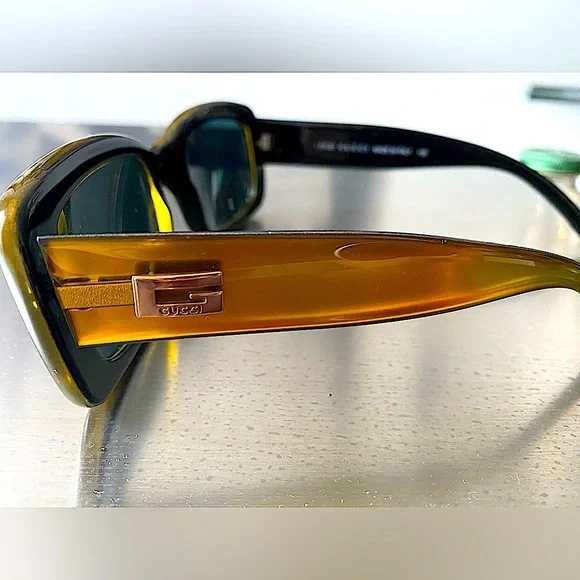 GUCCI VINTAGE AUTHENTIC SUNGLASSES display picture 1